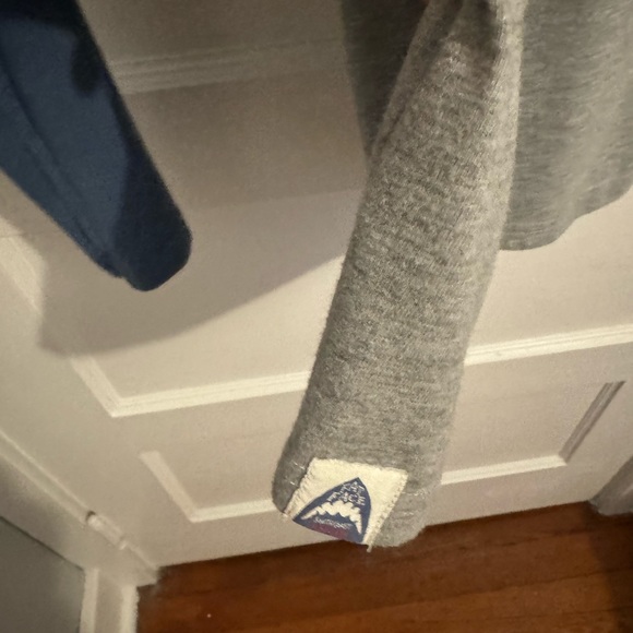 FatFace hooded long sleeved Tee- excellent condition! - Picture 6 of 6